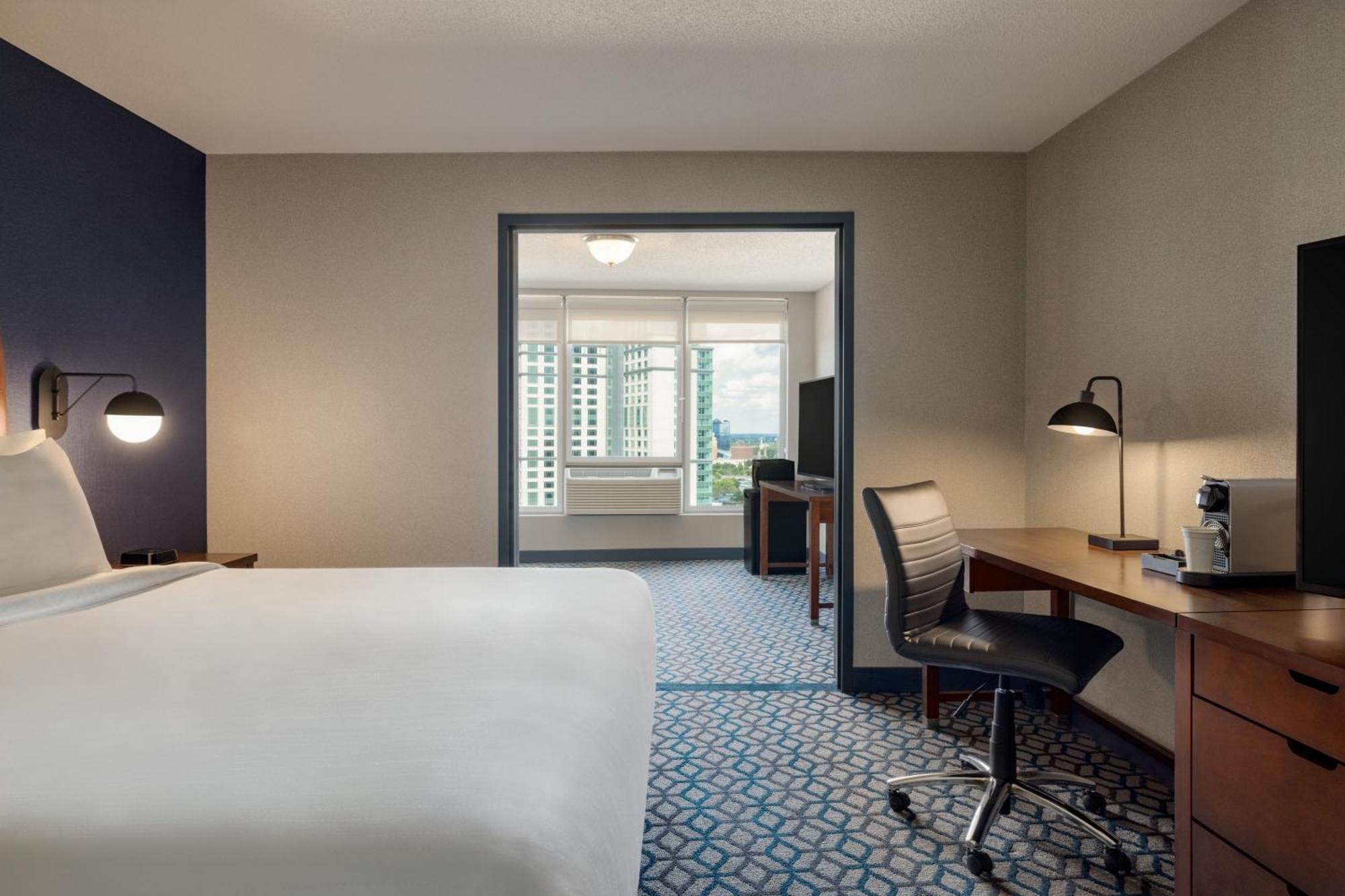 โฟร์ พอยต์ บาย เอราตัน ไนแอกรา ฟอลล์ ฟอลล์วิว Hotel ไนแอการาฟอลส์ ภายนอก รูปภาพ