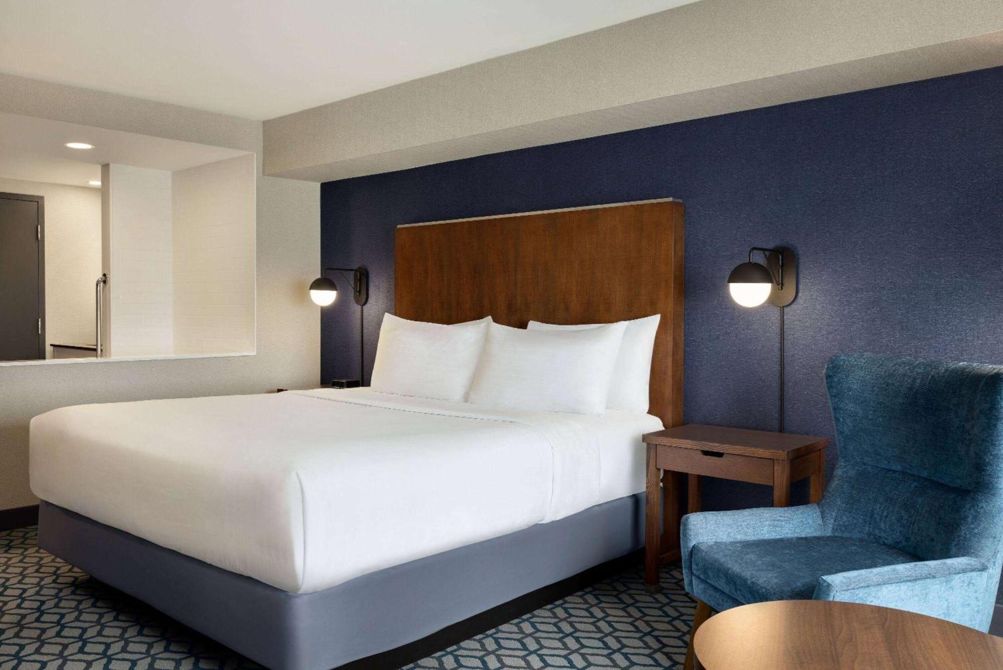 โฟร์ พอยต์ บาย เอราตัน ไนแอกรา ฟอลล์ ฟอลล์วิว Hotel ไนแอการาฟอลส์ ภายนอก รูปภาพ