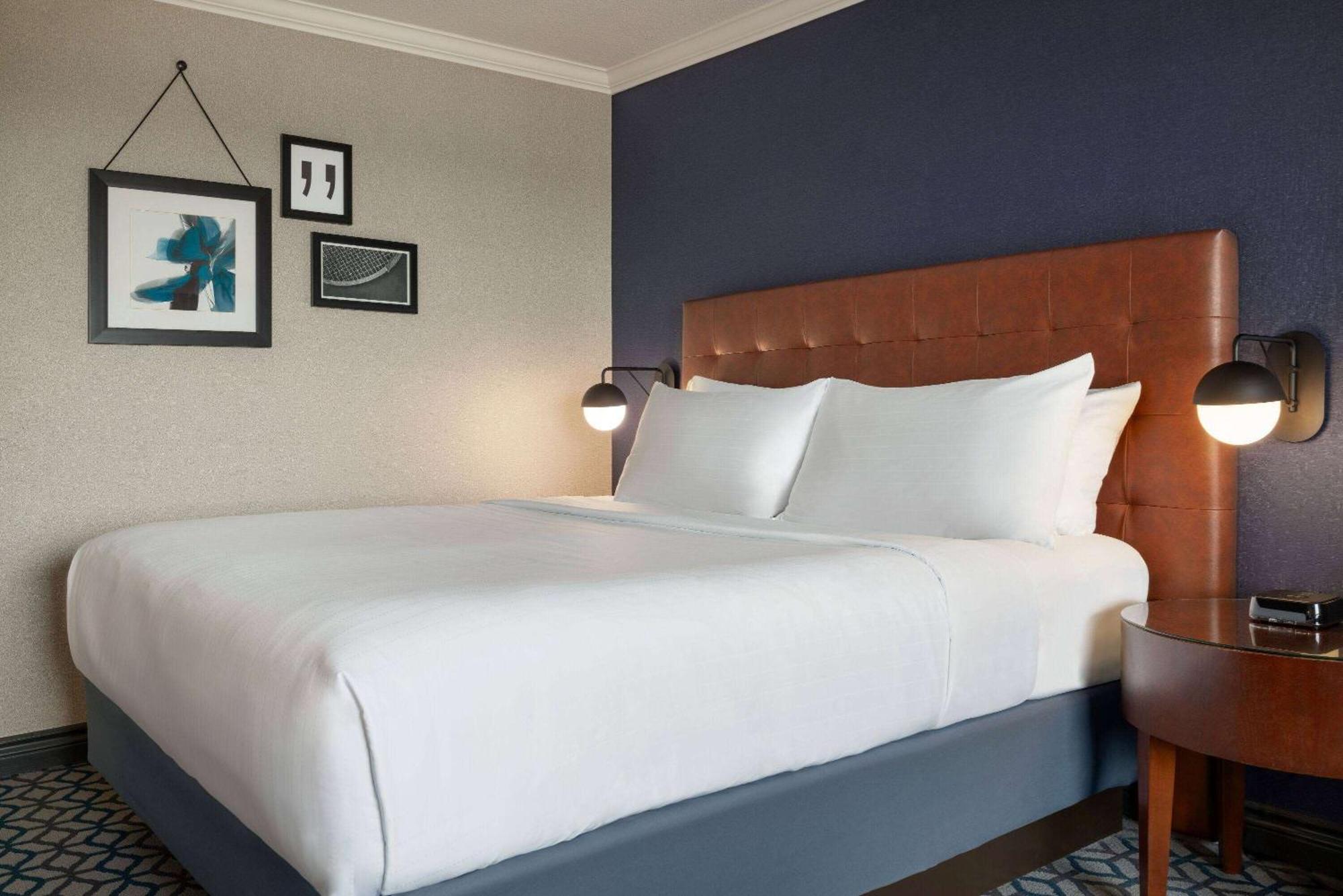 โฟร์ พอยต์ บาย เอราตัน ไนแอกรา ฟอลล์ ฟอลล์วิว Hotel ไนแอการาฟอลส์ ภายนอก รูปภาพ