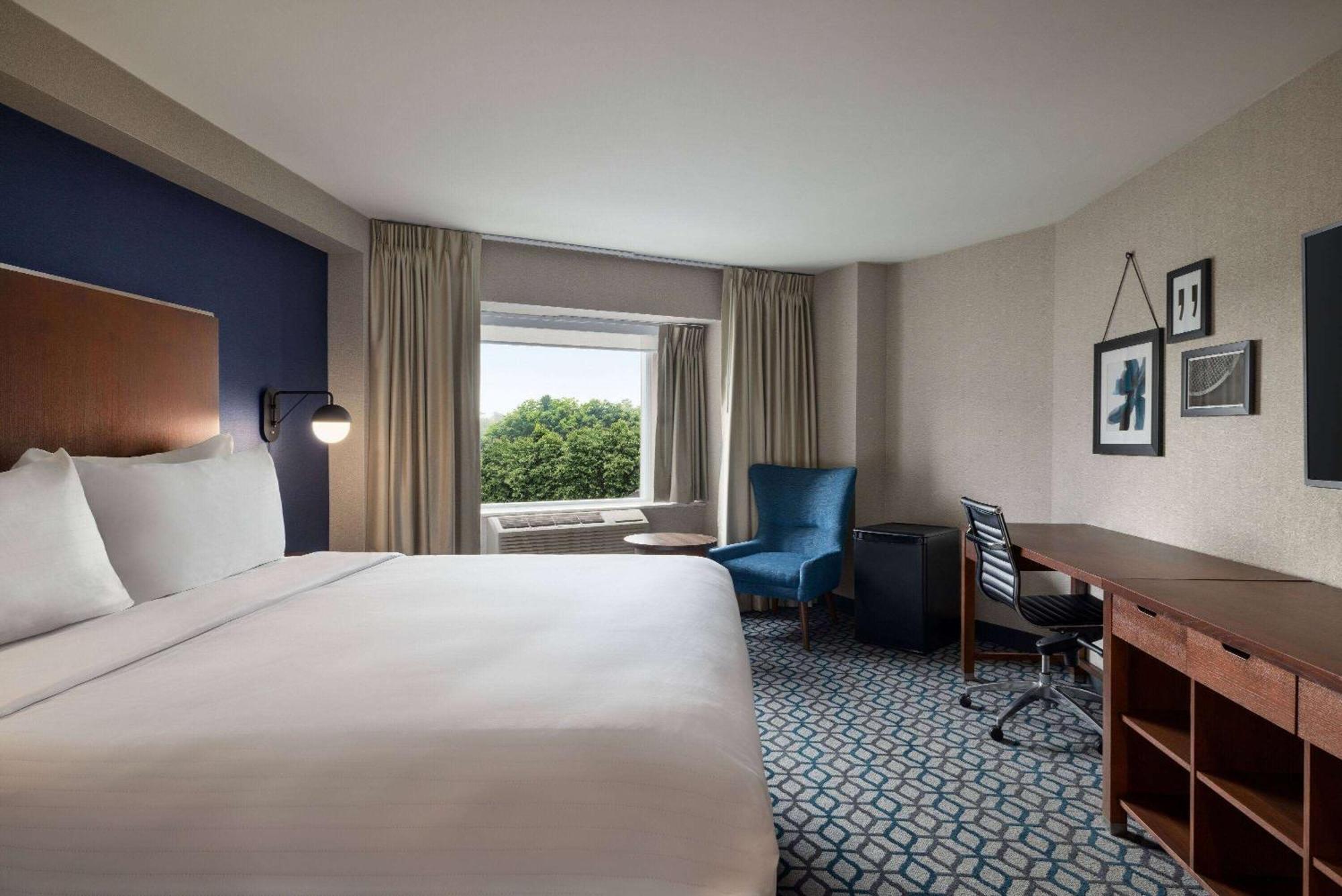 โฟร์ พอยต์ บาย เอราตัน ไนแอกรา ฟอลล์ ฟอลล์วิว Hotel ไนแอการาฟอลส์ ภายนอก รูปภาพ