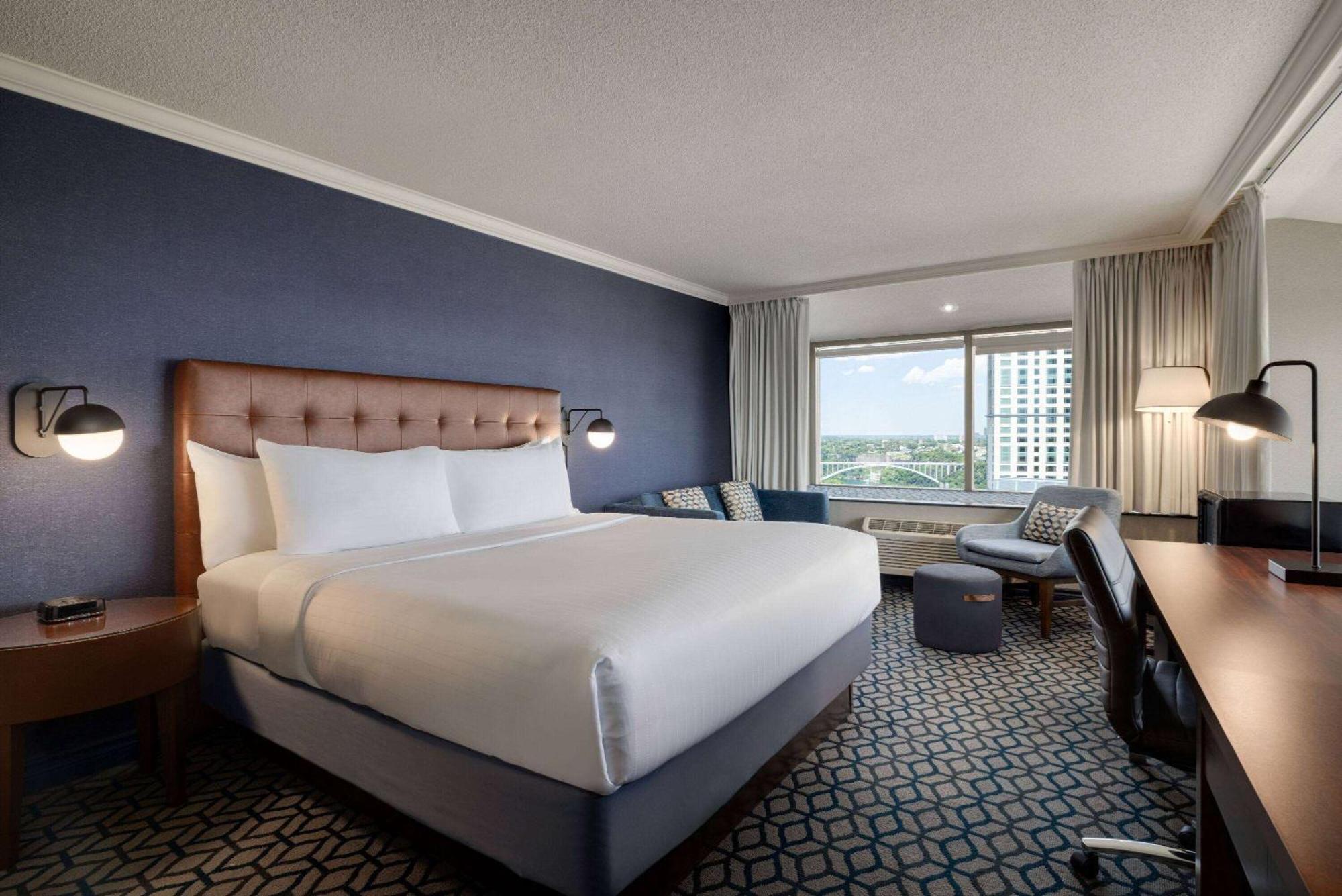 โฟร์ พอยต์ บาย เอราตัน ไนแอกรา ฟอลล์ ฟอลล์วิว Hotel ไนแอการาฟอลส์ ภายนอก รูปภาพ
